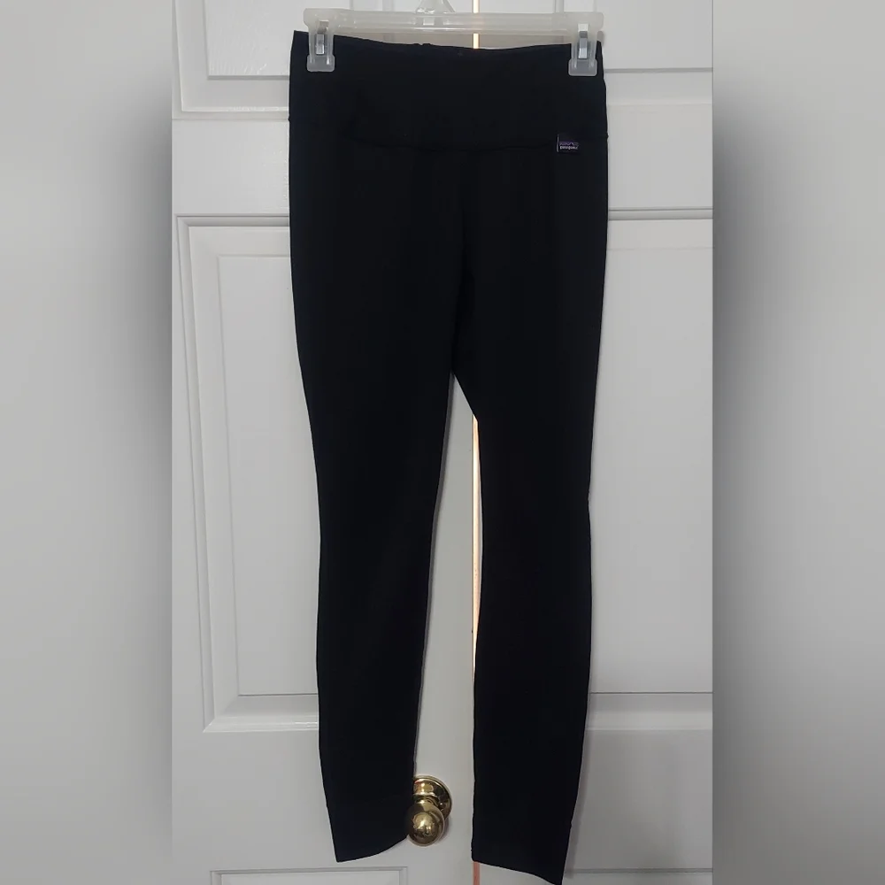 Patagonia Jet Black Performance Leggings XS EUC Athletic Yoga Running Pants - Picture 2 of 7